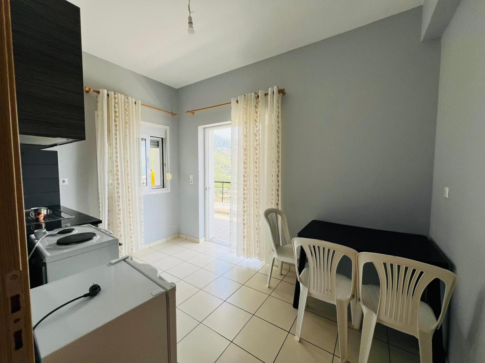 Apartments Aneta'S House Himare Esterno foto