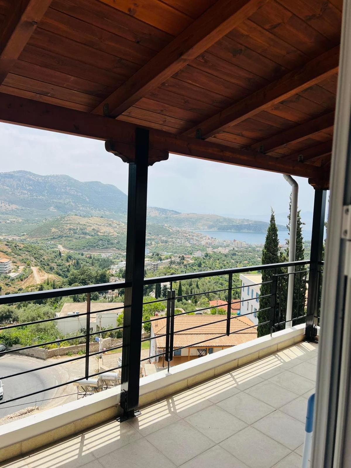 Apartments Aneta'S House Himare Esterno foto